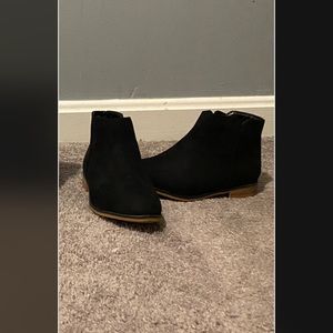 Toddler girl faux suede ankle boots